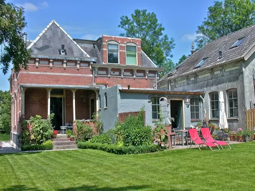 Completely renovated former coach house of villa “Hoeve Ceres” from 1898 -  Ferienwohnungen