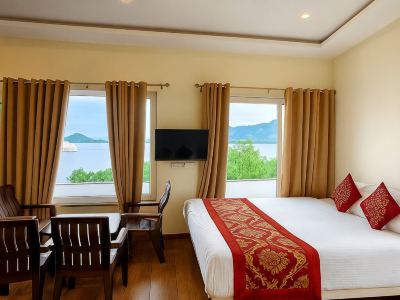 Hotel Lake Star Bistro