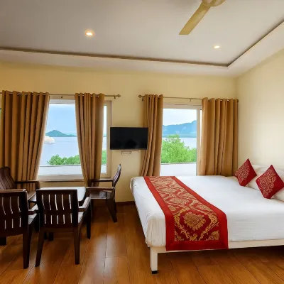 Hotel Lake Star Bistro Các khách sạn gần Cung điện Jag Mandir