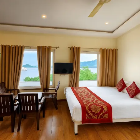 Hotel Lake Star Bistro