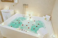 Relax Dzhakuzi V Tsentre Minska Hotel - 2-Star