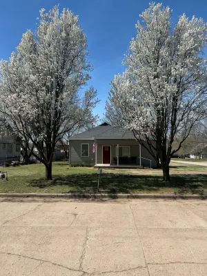 Adorable New Remodeled 3BR 2 BA quiet neighborhood! - 3-Star