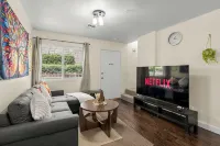Cozy&Stylish DT Alhambra Living Walk to Starbucks, Dining &Nightlife places