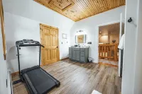 Mistwood Cabin-- Sauna - Fire Pit - Gym Equipment - Hytter