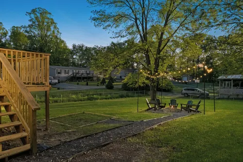 Charming 3 bedroom home minutes from NRG featuring a fire pit/outdoor games