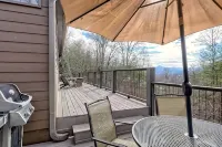 Cabin with Mountain & Lake Views, Fire Pit, WiFi, AC, EV Charger, Pond/Fountain - 3つ星