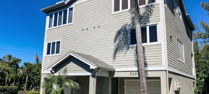 Updated Townhome, Secluded Beach + Pool Hotels in Longboat Key
