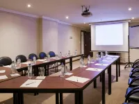 Hotel Stubel Suites & Cafe Hotels near Guapulo Park