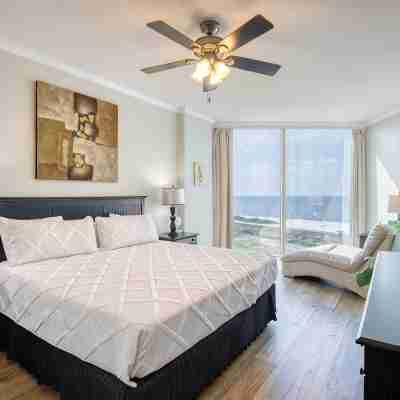 Biloxi Beach Sunrise Spectacular!  Steps from the beach and sand! Rooms