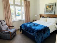 Pretty Villa Close to St Clair Beach Private Parking - วิลล่า