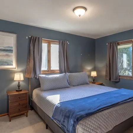 A 2000 sq ft Family Home W/ 2 King Bed + Game Room - A home away from home in a flourishing & inviti