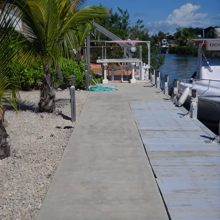 %Off Luxury Home, Waterfront, 5 Mins from Ocean, 80FT Dock, Hot Tub