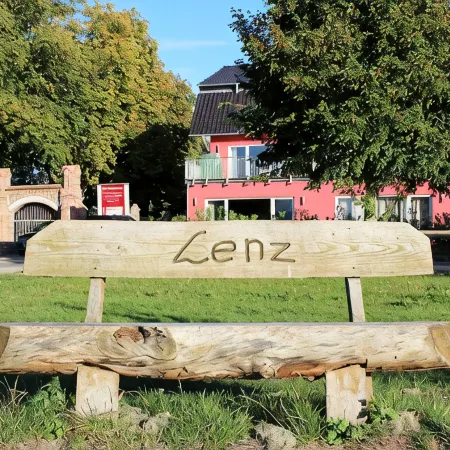 Beach House, 200 Sqm. Wf., Directly at the Plauer See, Müritz, 30m to the Beach