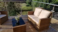 Beautifully Restored Farmhouse With Stunning Pool and HotTub. A great games room - สระว่ายน้ำส่วนตัว