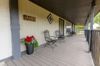 Just Imagine Rocker B 10 Min Water Access 1 Block Family Styled, Fire Pit,Hottub - Homestays