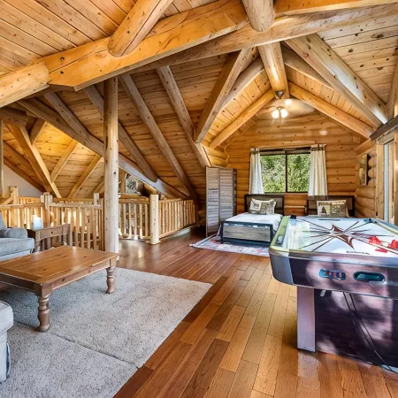 Luxury Verde River Lodge w/ Hot Tub, Pizza Oven, Game Room, Bar & Fire Pit