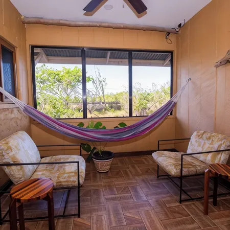 Bze Nature Nook – 2 Private 1BR Suites, Lagoonfront, Gated, 10 Min from Airport