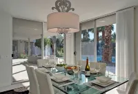 Sunny Mid-Century Modern Beauty! Stunning Pool, Spa & Mountain Views! - Mountain view