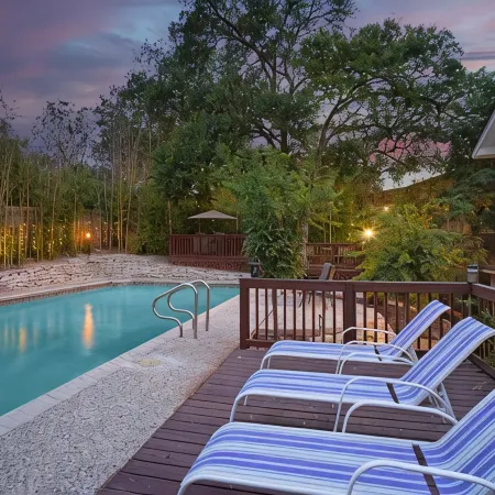 ~Bamboo Oasis Relaxing Hot Tub Family Time~ Get to Anywhere in SA in 20 Mins!