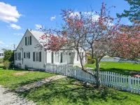 Entire house in Speedway! Pool~Big Yard~King Beds - Wifi