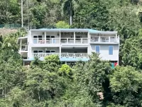 Newly-updated, spacious, private foot path to beachfront, stunning ocean views Hotels in Road Town
