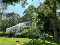 Iconic  Charles Moore Springs home with dock and our home is pet-friendly - Villas