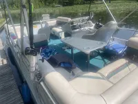 Cottage 3 is a charming 2 bedroom 25’ from your boat dock & Hamlin lake. - 2-Star