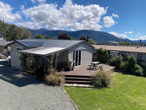 Hui Hui House-Family Friendly Holiday Home- the Gate Way to Milford & Fiordland. - 2 ดาว