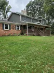 Spacious 4 bedroom, 3 bath home with hot tub and mountain views. - Mountain view
