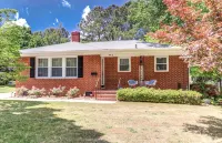 Bit o' Raleigh Bungalow, 6 min drive to downtown