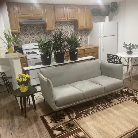 Lovely Cozy 2 Bedroom Apartment