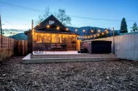 Warren House · 1800s Cottage · Hot Tub · Game Room · 3Br · Downtown Rogue River - Wi-Fi