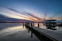 Lux Designer Lakefront Home with Views, Firepit, Dock, Kayaks, and up to 2 Dogs - Wi-Fi