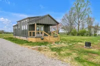 Tiny Home w/ RV Hookups - Wifi