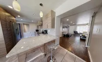 Entire two-unit four-story townhouse, for multi-family vacations; free parking - 4-Star