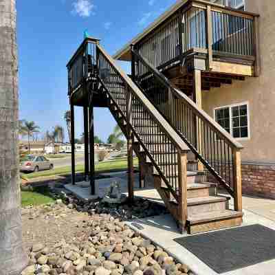 Private top floor spacious 1 bedroom retreat - Guesthouse Hotel Exterior
