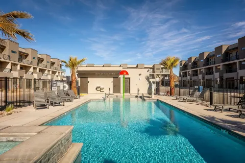 St. George Getaway, Brand New 5 BD Luxury Townhome - บูติค