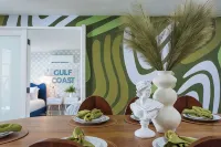 Weekday Spring Sale! Close to Downtown + Beaches! Sleeps 14 with a Pool - Private Pools
