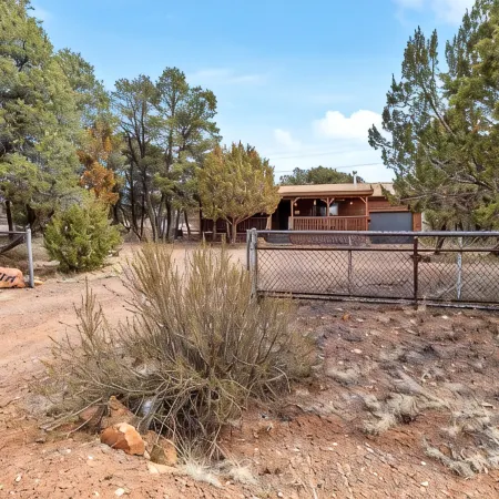 Comfy, Cozy Cabin in the Mountains with a large front porch. Pet-Friendly!