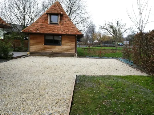 AN INDEPENDENT HOUSE FOR 4 PEOPLE AT PONT L'EVEQUE, BETWEEN HONFLEUR AND DEAUVILLE