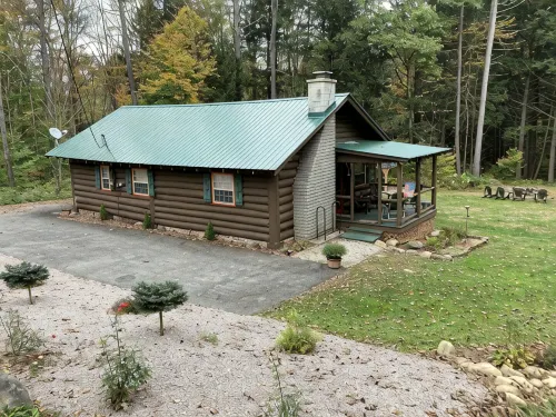 PET FRIENDLY Adirondacks Log Cabin! Lake George, Saratoga, SPAC, Sacandaga
