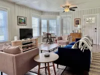 Spacious Farmhouse in Douglas; Walk to Downtown, Waterfront & Saugatuck! Hotels in Douglas