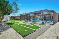 Pool Home - MiniGolf -Arcade- Near Beaches - Pet Friendly - Pools