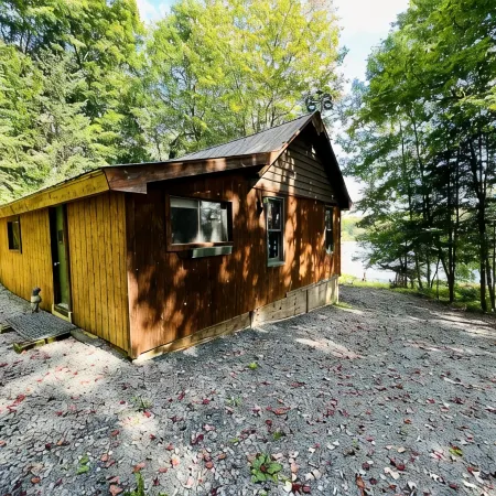 Lakefront Cabin on Lake Adirondack- Tax free