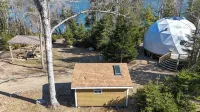 2-Acre Dome + Tiny House Cabin on Ocean - Hytter