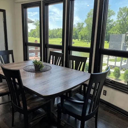 Spacious 5-bedroom house in beautiful Carter Lake with fitness room, WiFi