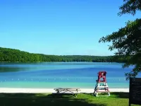 Lovely 3Br/2BA Lakehouse Retreat in Gated Dubois, PA—Near Beach, Woods & Privacy - 3성급