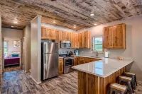The Highwater Cabin! Right on the banks of the Little Buffalo River! - Hytter