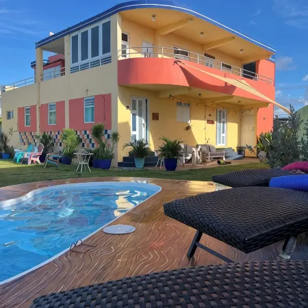 Ocean Front Home with 3 Suites, Salt Water Pool, Gated and Wifi. Gas BBQ Grill.