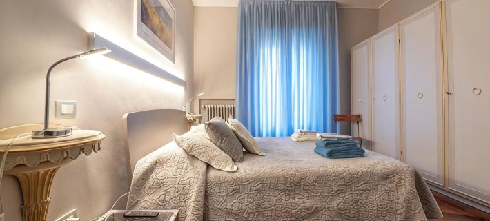 Large and bright penthouse in the heart of the city of Parma near the station Các khách sạn ở Parma